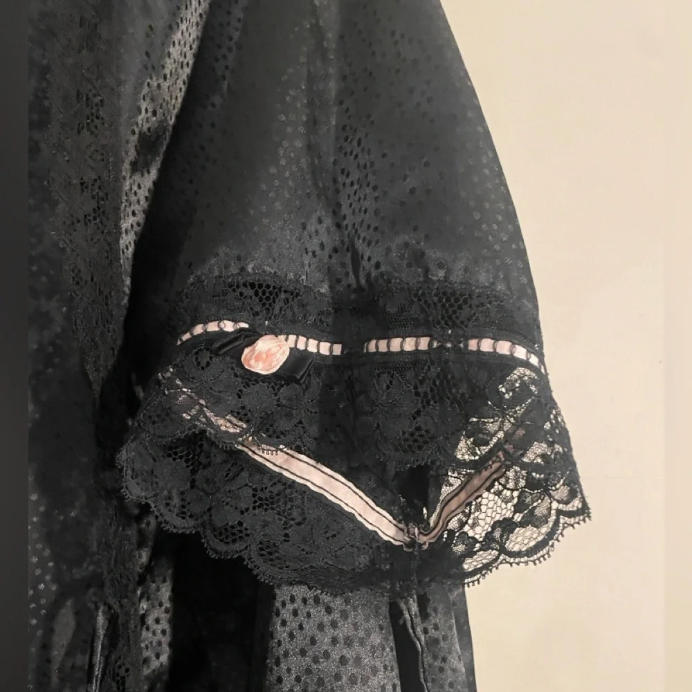 CHRISTIAN DIOR LACE ROBE - Picture 5 of 7